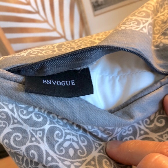 BOHO-ENVOUGE-Gray & White Floral Square Decorator Accent Pillow - Picture 6 of 6